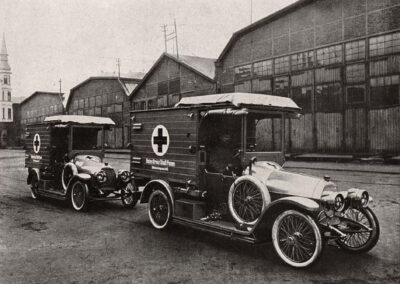 Fotografia karetki Niemieckiego Czerwonego Krzyża miasta Poznań, 1914, Wydawnictwo Bruckmann