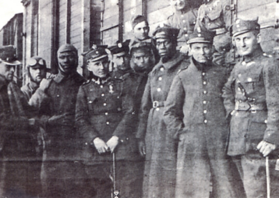 Dwóch czarnoskórych powstańców wielkopolskich (w tym Sam Sandi), 1919-1920, Internet